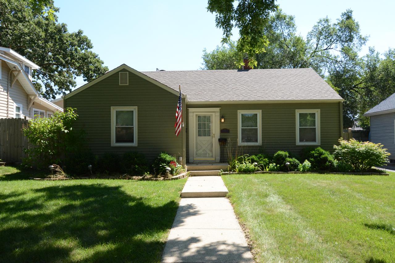 7 N Adams St., North Aurora, IL 60542