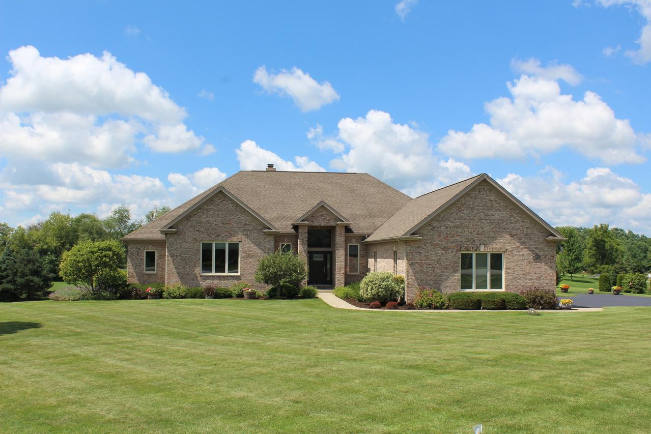 1909 Black Oak Dr., Mchenry, IL 60050
