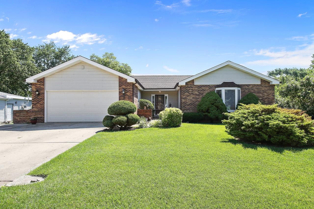2N265 Prairie Ave., Glen Ellyn, IL 60137