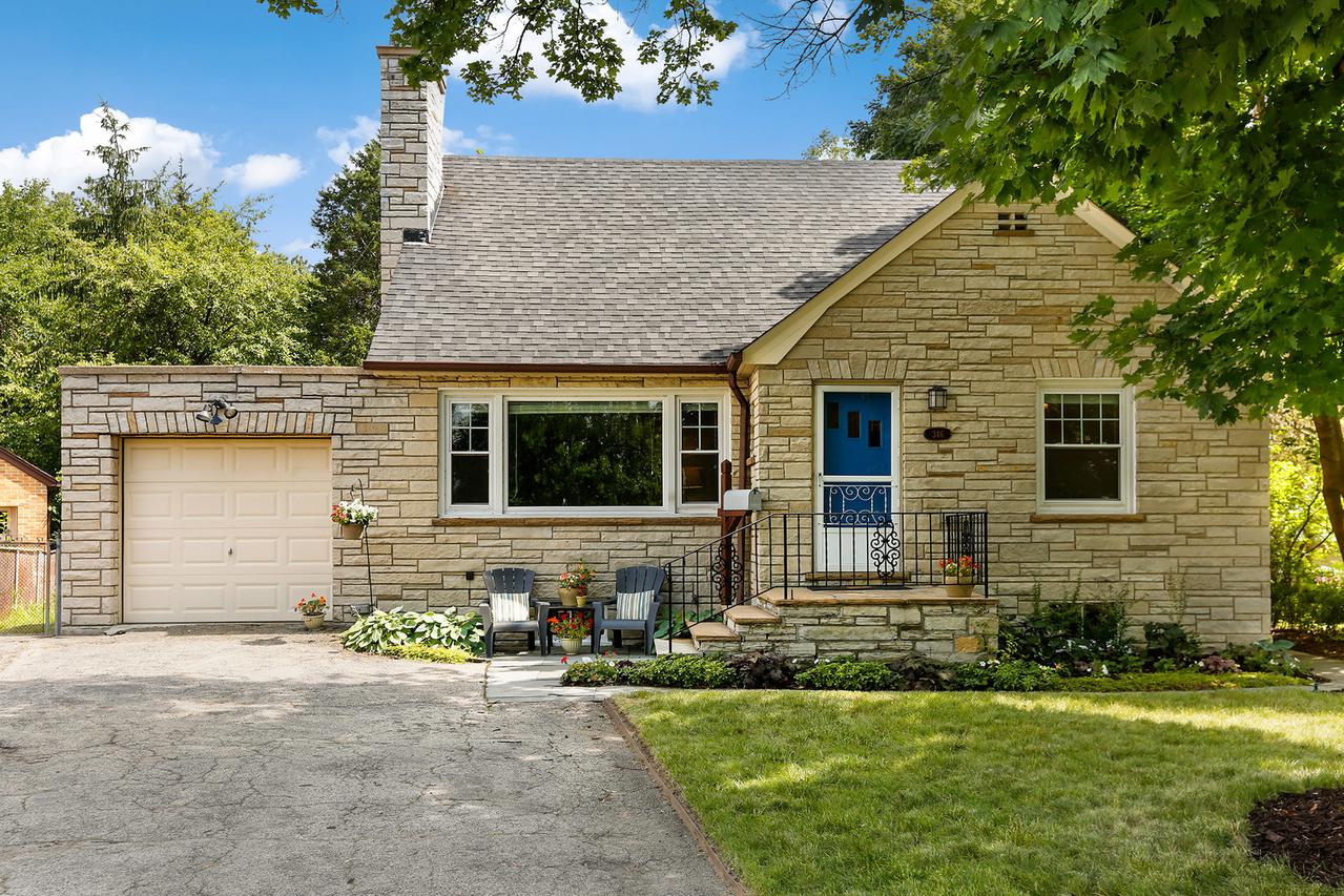 346 Jocelyn Pl., Highwood, IL 60040