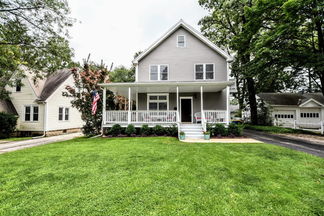 21 Junior Ave., Grayslake, IL 60030