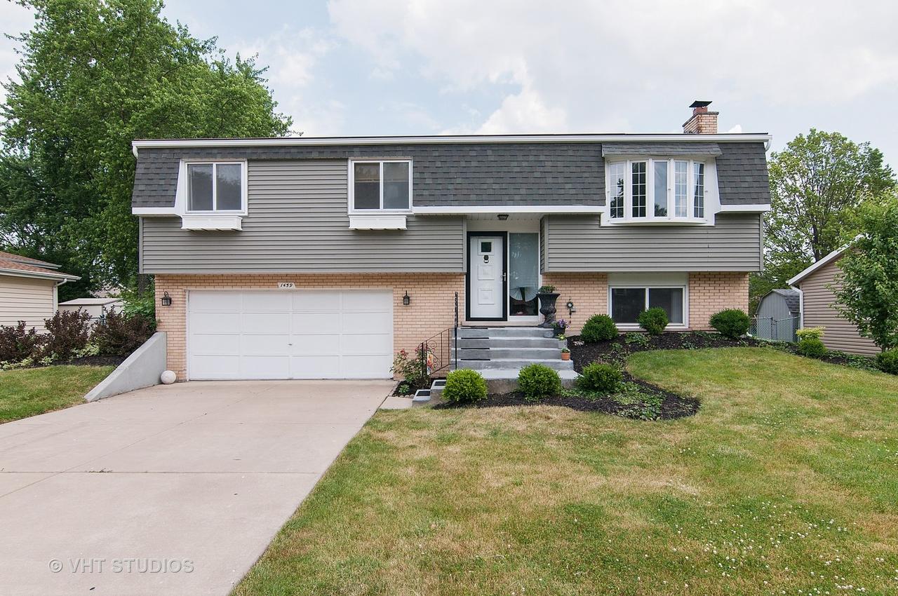 1459 Coloma Pl., Wheaton, IL 60189