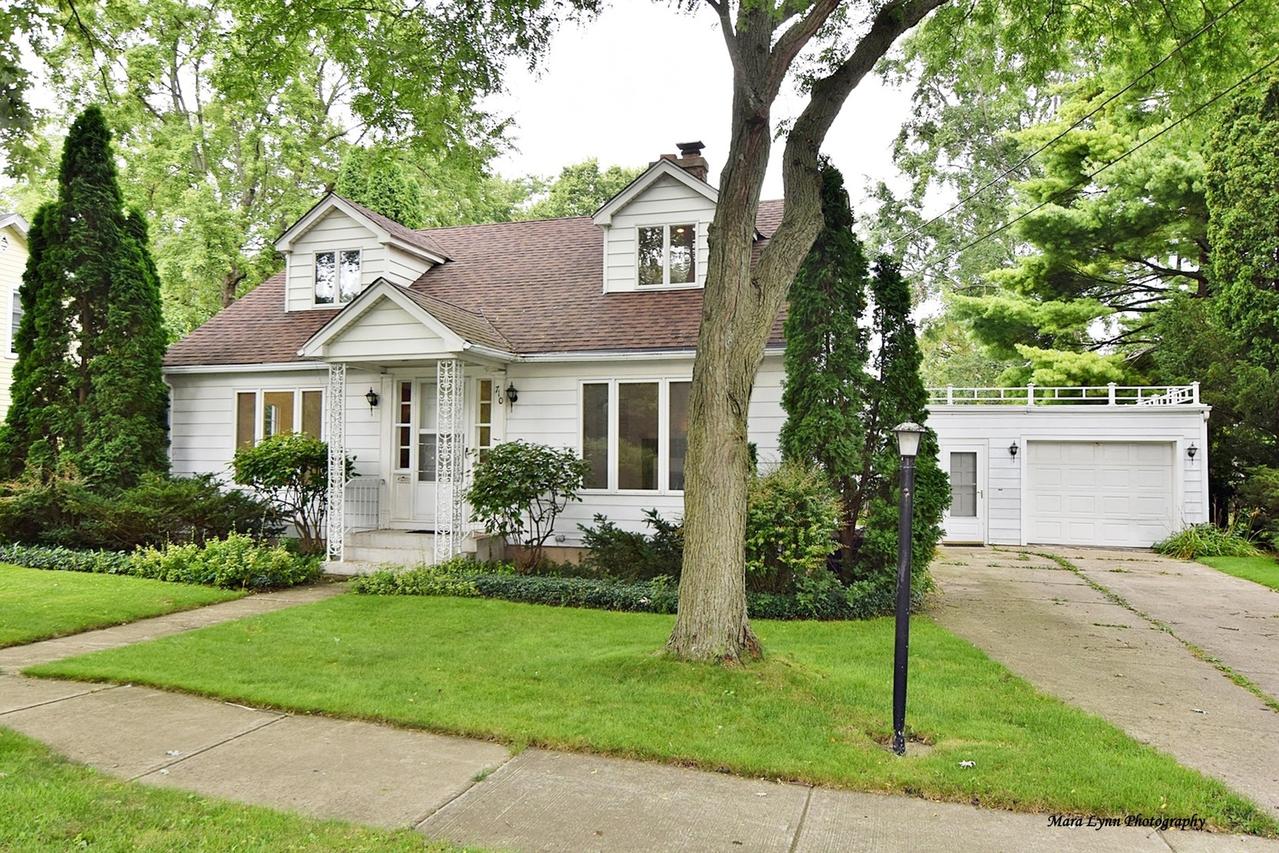 710 Mosedale St., St. Charles, IL 60174