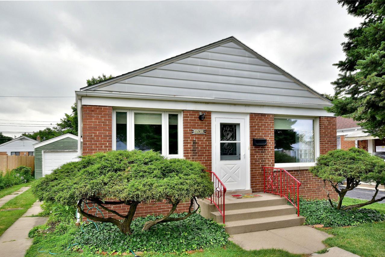 5538 N Odell Ave., Chicago, IL 60656