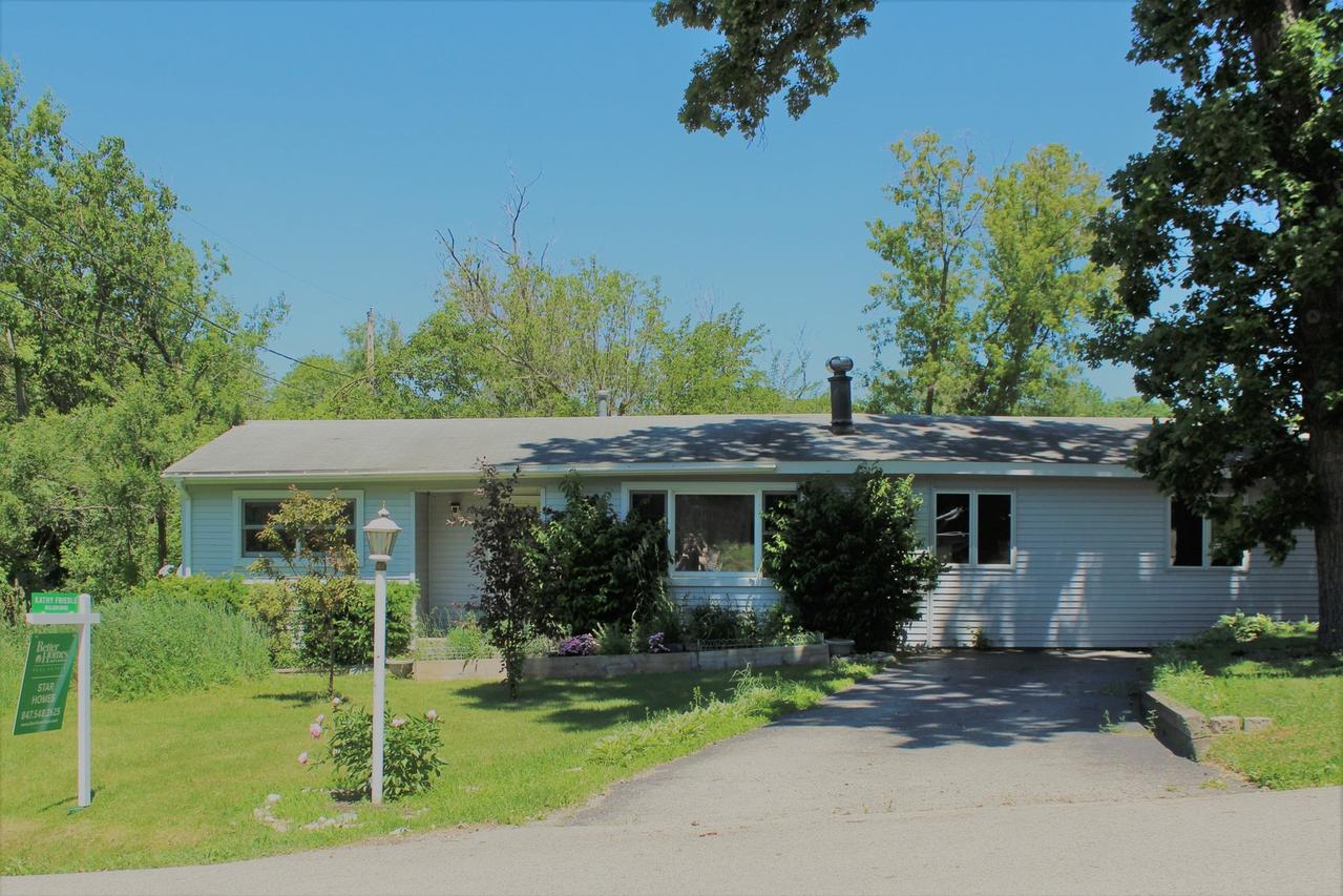 706 W Pheasant Tr., Mchenry, IL 60051