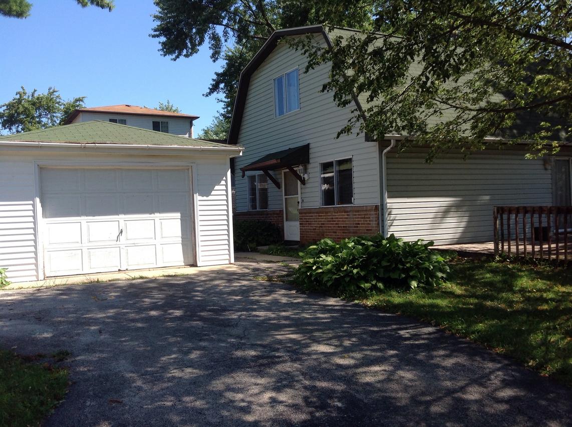 226 Bunker Hill Dr., Bolingbrook, IL 60440