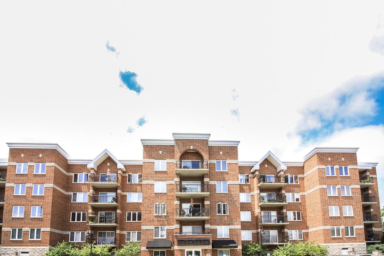 3451 N Carriageway Dr. #307, Arlington Heights, IL 60004