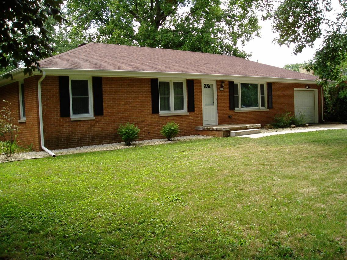 1109 Broadmoor Dr., Champaign, IL 61821