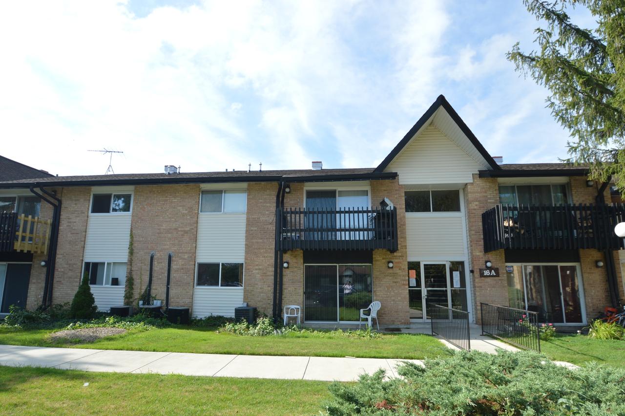 16A Kingery Quarter #203, Willowbrook, IL 60527