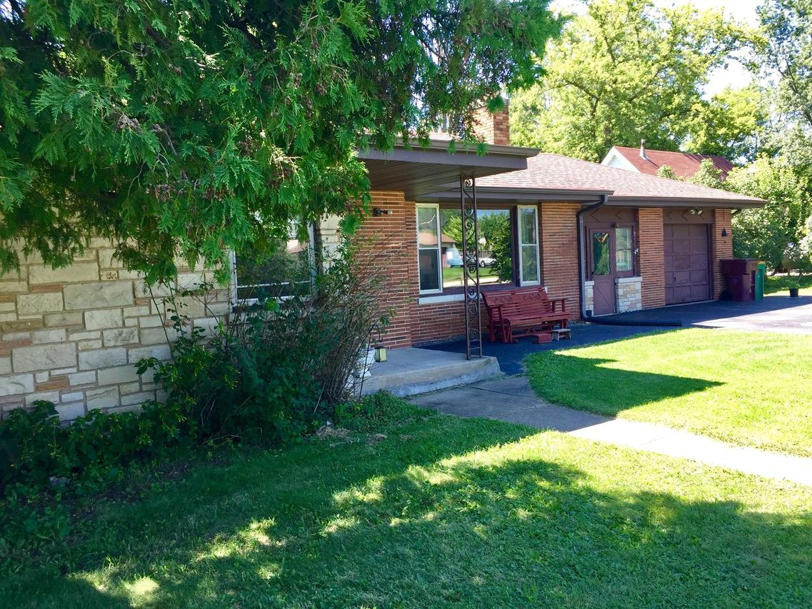 204 Capri Dr., Round Lake, IL 60073