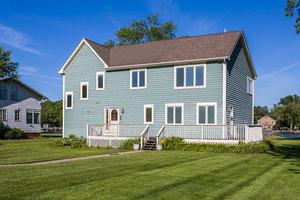 2710 Shorewood Dr., Mchenry, IL 60050