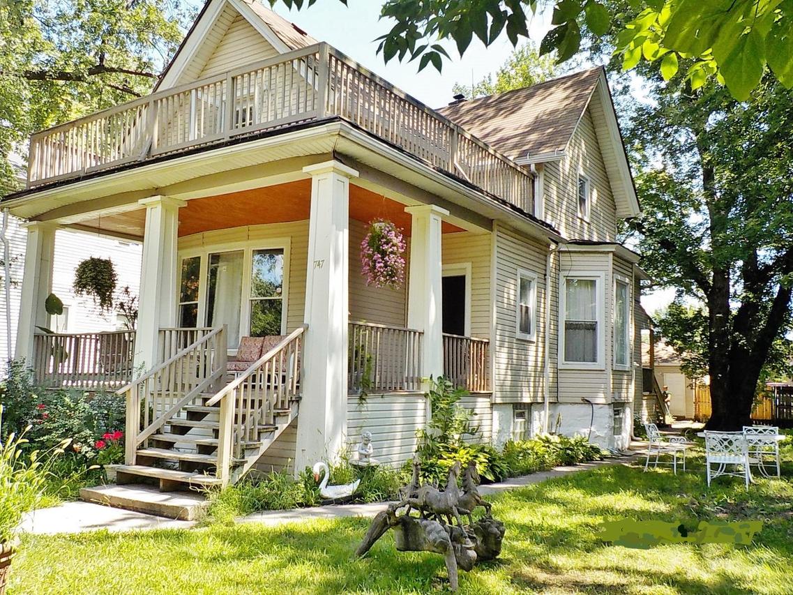 747 N Pine Ave., Chicago, IL 60639