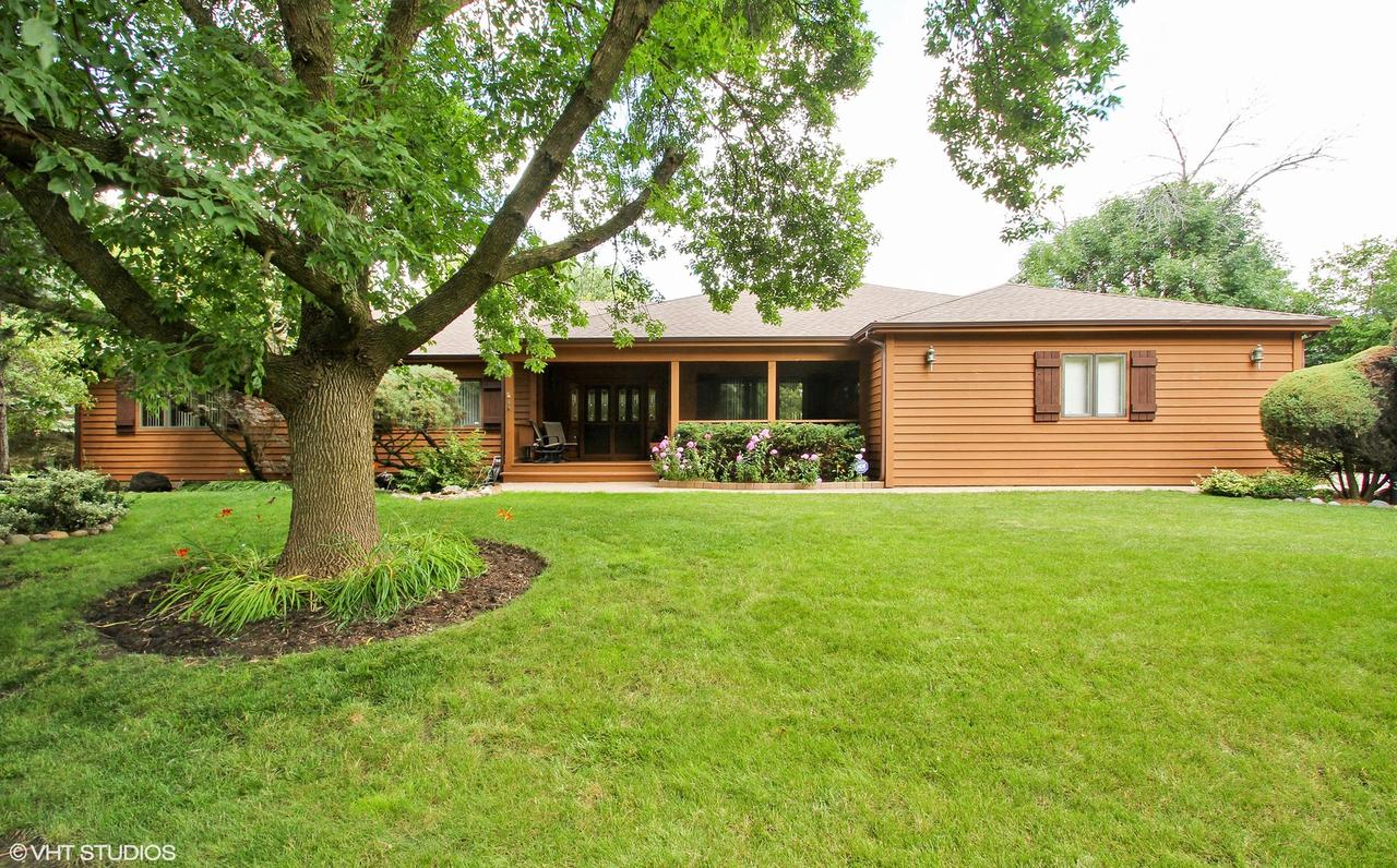 3140 Glenway Dr., Northbrook, IL 60062