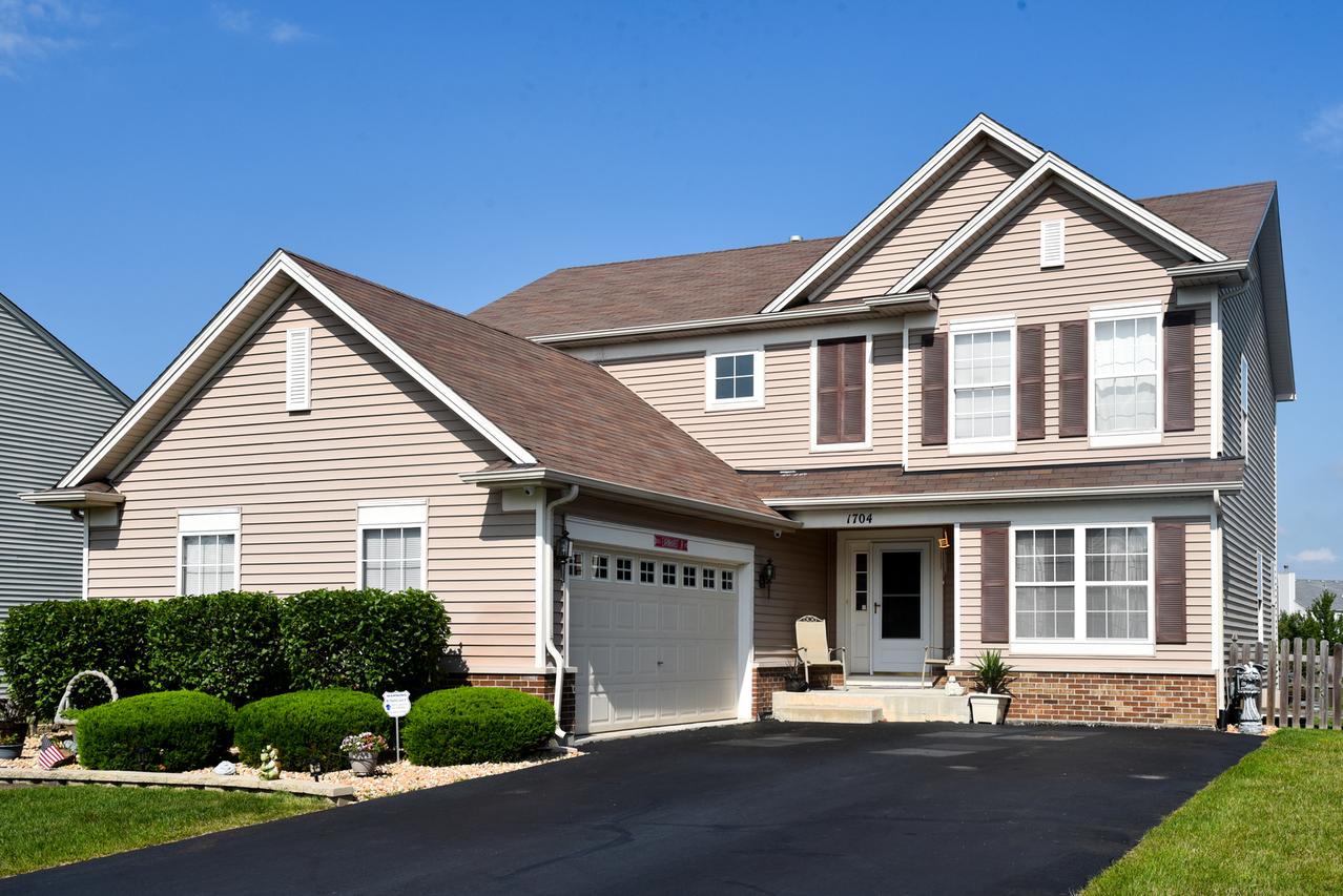1704 Red Maple Dr., Plainfield, IL 60586