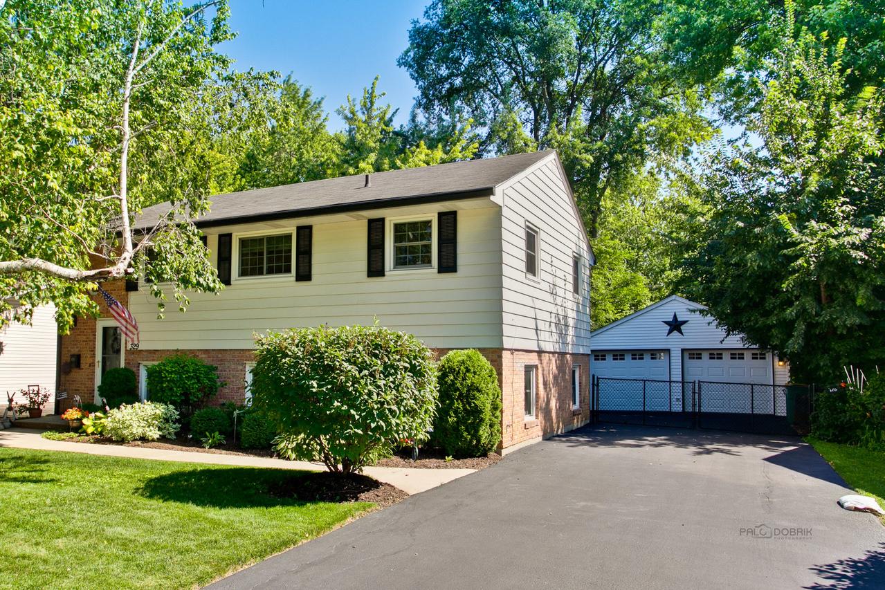 329 Heather Ave., Grayslake, IL 60030