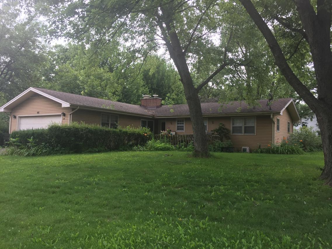 44 Elmwood Dr., Naperville, IL 60540