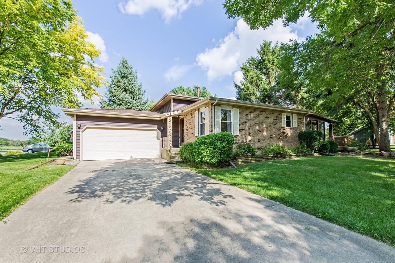 879 River Dr., Carol Stream, IL 60188