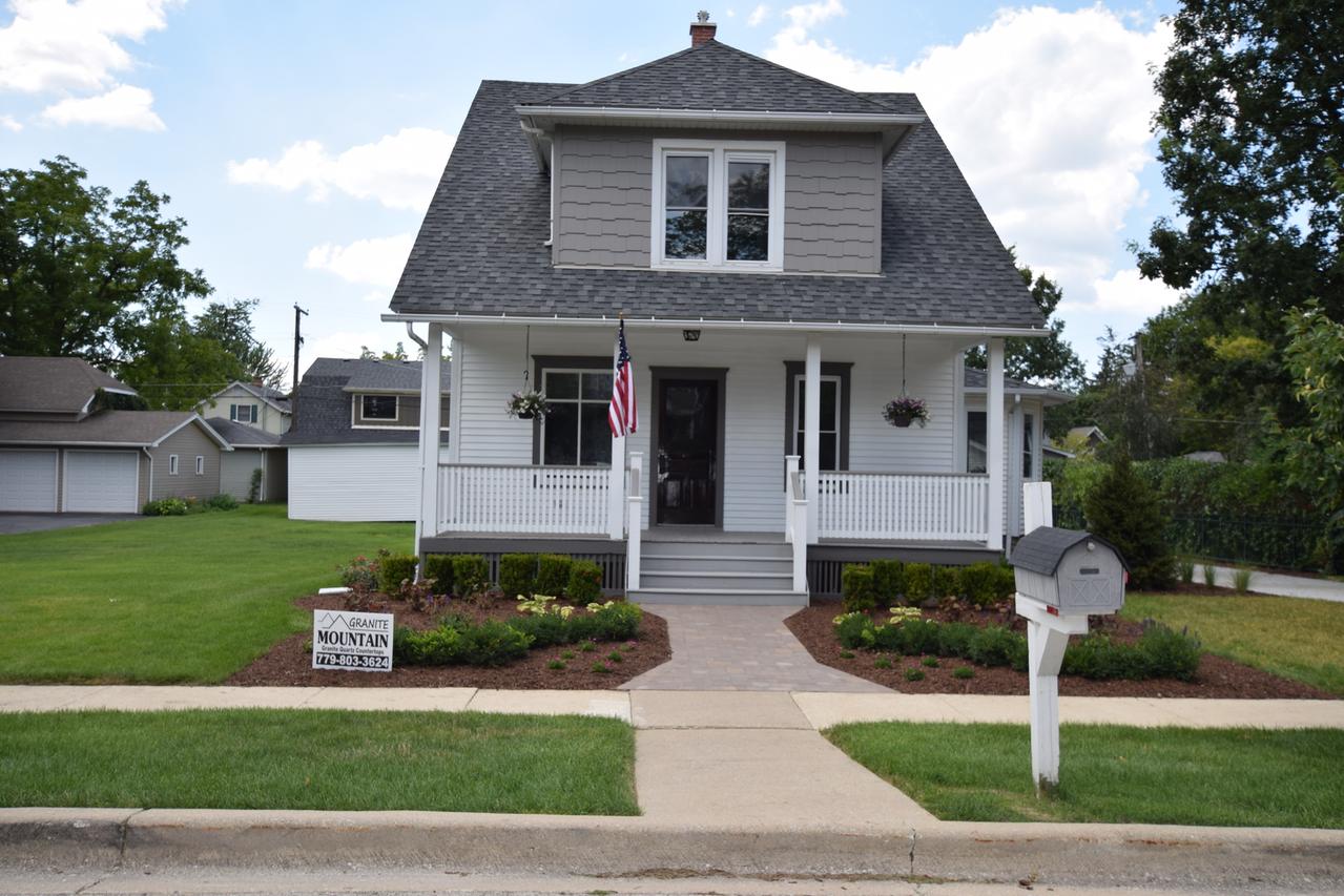 220 Hickory St., Frankfort, IL 60423