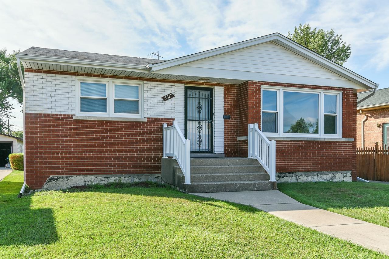 5317 Oak Center Dr., Oak Lawn, IL 60453