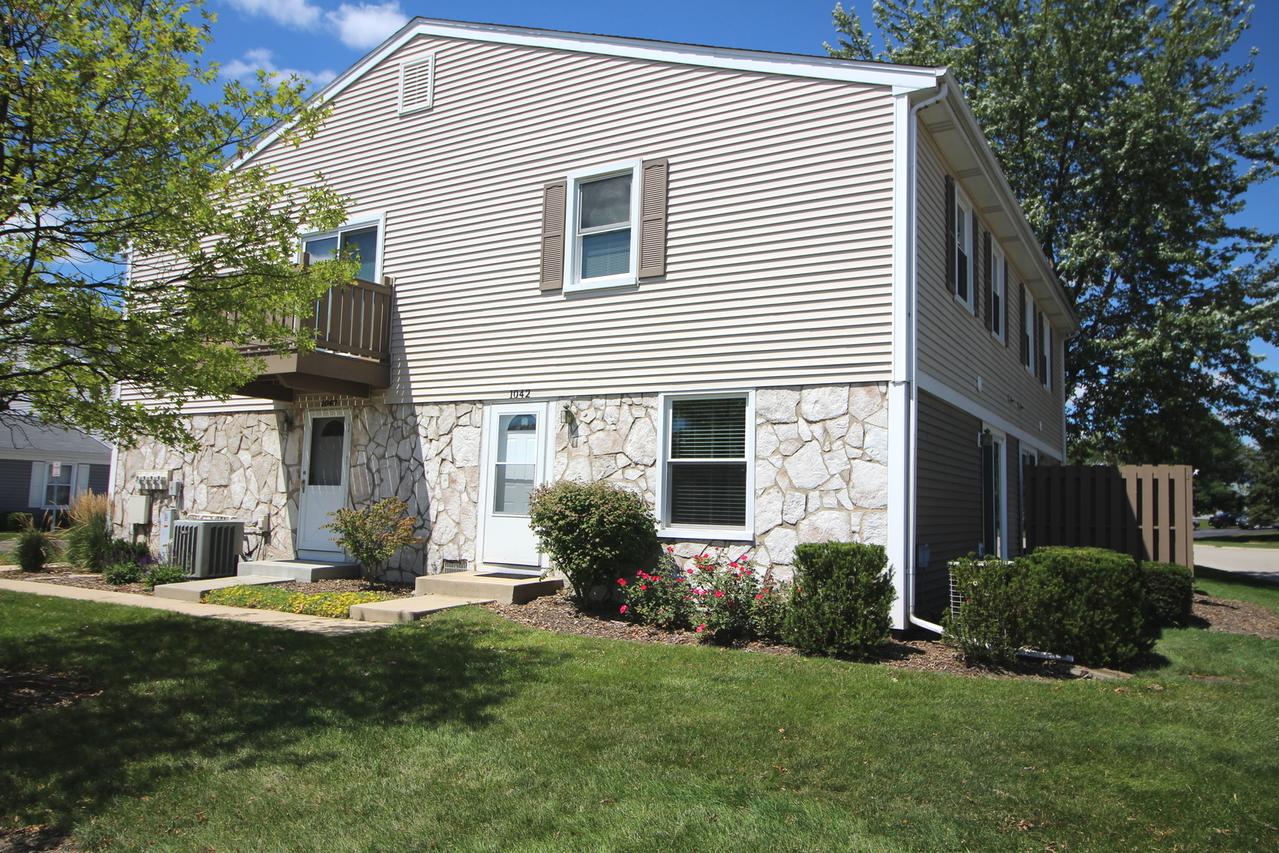 1042 Hampton Harbor #8130, Schaumburg, IL 60193