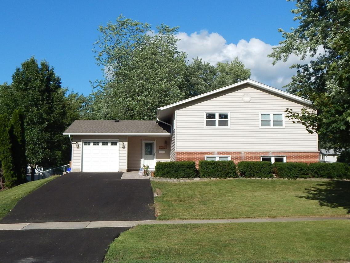 6433 Marshall Dr., Woodridge, IL 60517