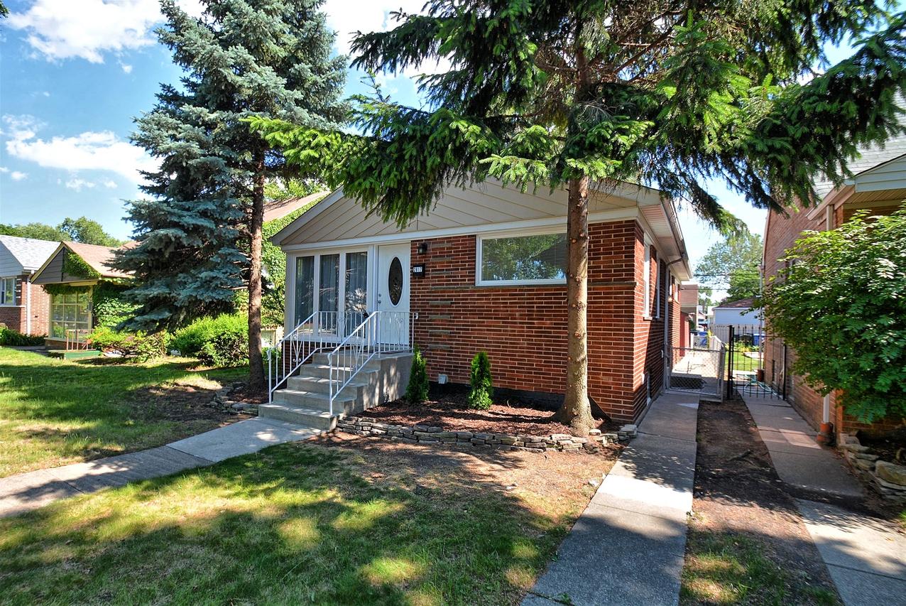 2817 W 83rd St., Chicago, IL 60652