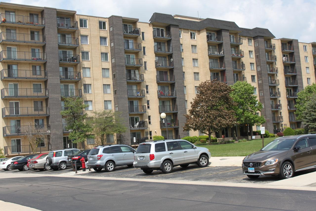 5400 Walnut Ave. #603, Downers Grove, IL 60515