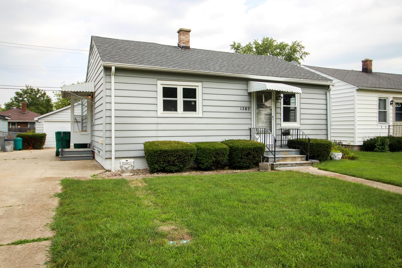 1303 W Roosevelt Ave., Joliet, IL 60435