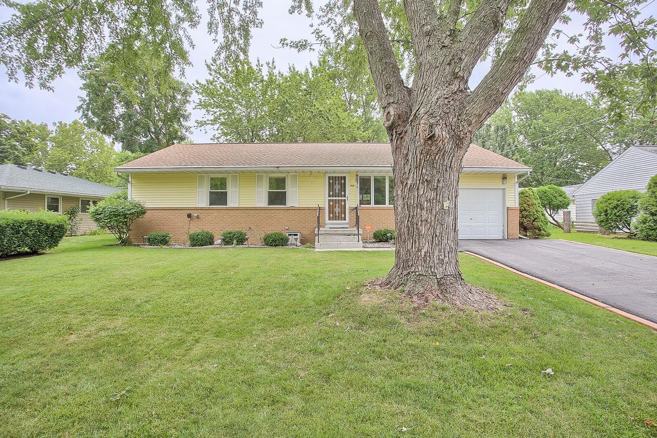 908 Bellepark Dr., Champaign, IL 61821