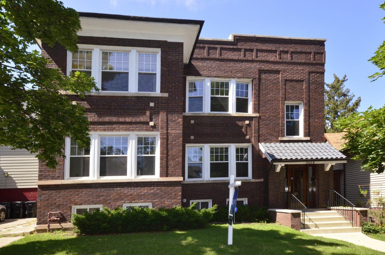 2028 W Lunt Ave., Chicago, IL 60645