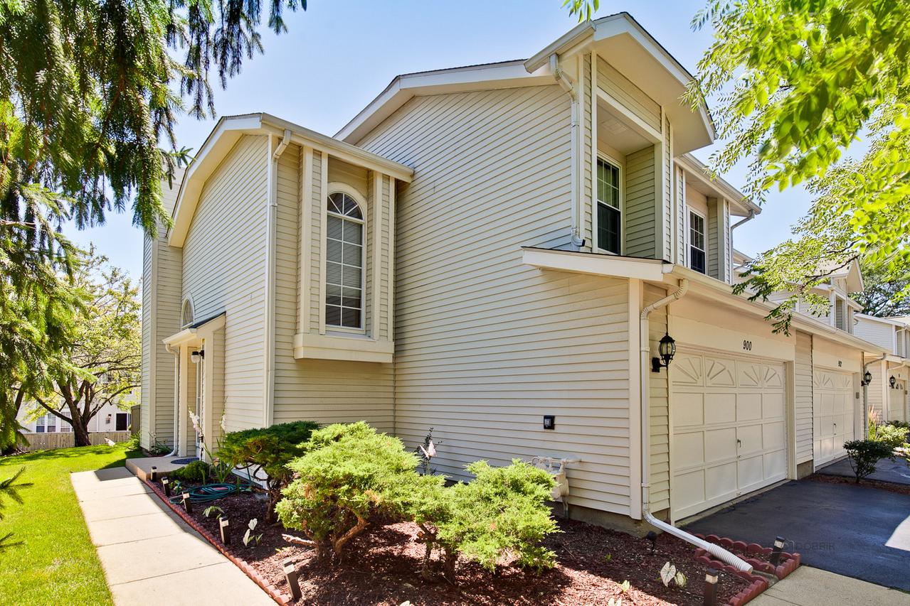 900 Sturnbridge Ct., Schaumburg, IL 60173