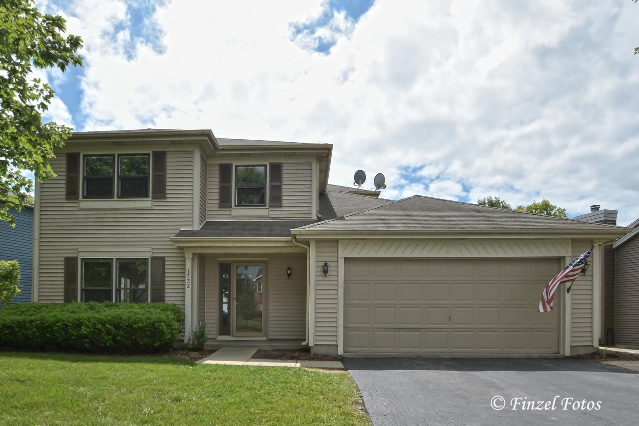 1332 Fountain Green Dr., Crystal Lake, IL 60014