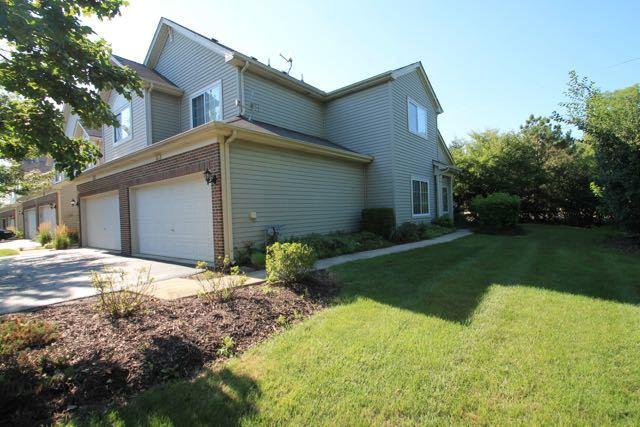 373 Abington Woods Dr. #206A, Aurora, IL 60502