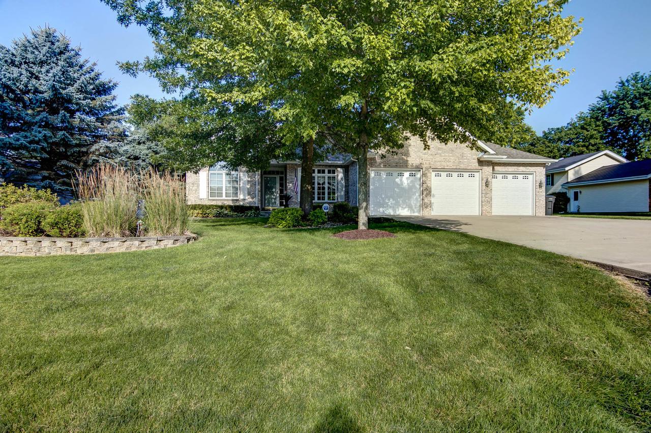 9984 Jesters Row, Roscoe, IL 61073
