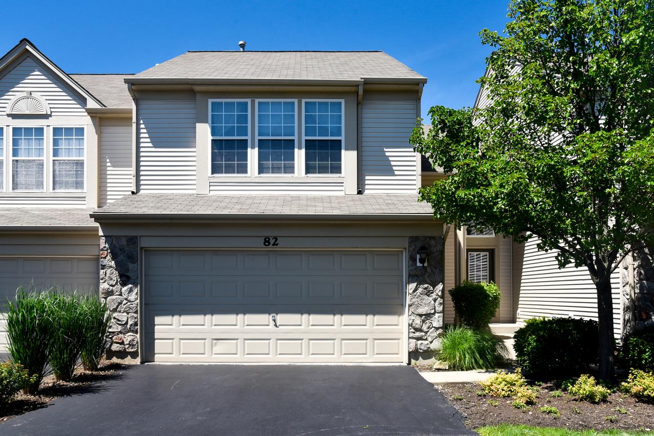 82 W Buckingham Dr., Round Lake, IL 60073