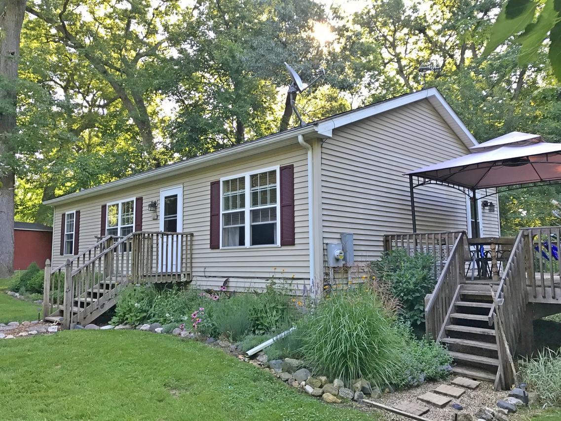 518 Lake Thunderbird Ct., Putnam, IL 61560