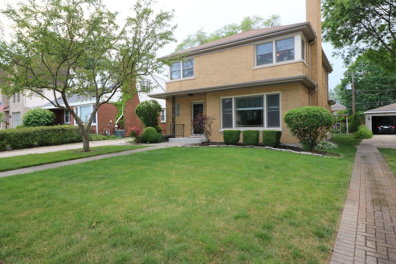 132 Drexel Ave., La Grange, IL 60525