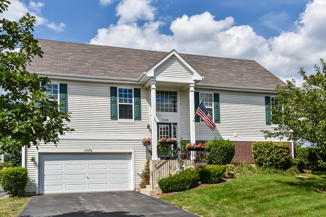 1570 W Turtle Creek Ln., Round Lake, IL 60073