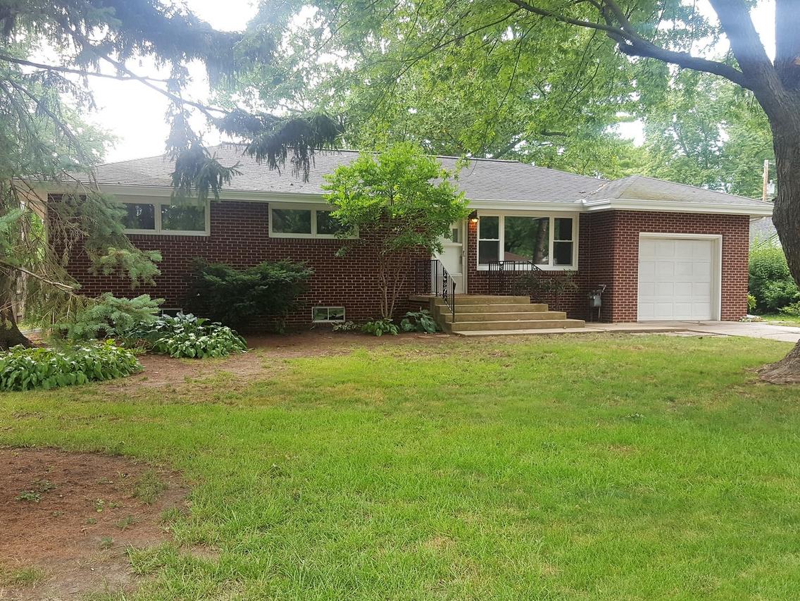 1913 David Dr., Champaign, IL 61821