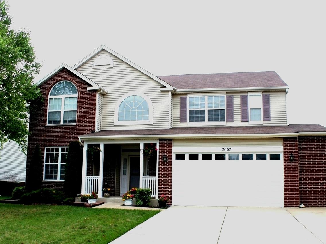 2007 Fairfield Dr., Plainfield, IL 60586