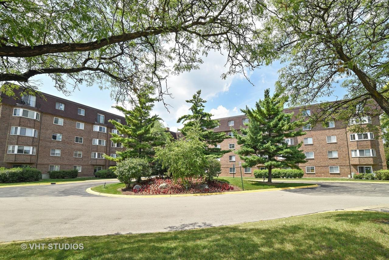 220 S Roselle Rd. #505, Schaumburg, IL 60193