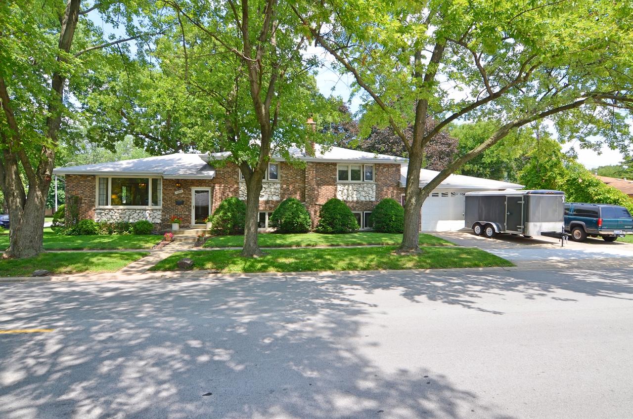 9645 Major Ave., Oak Lawn, IL 60453