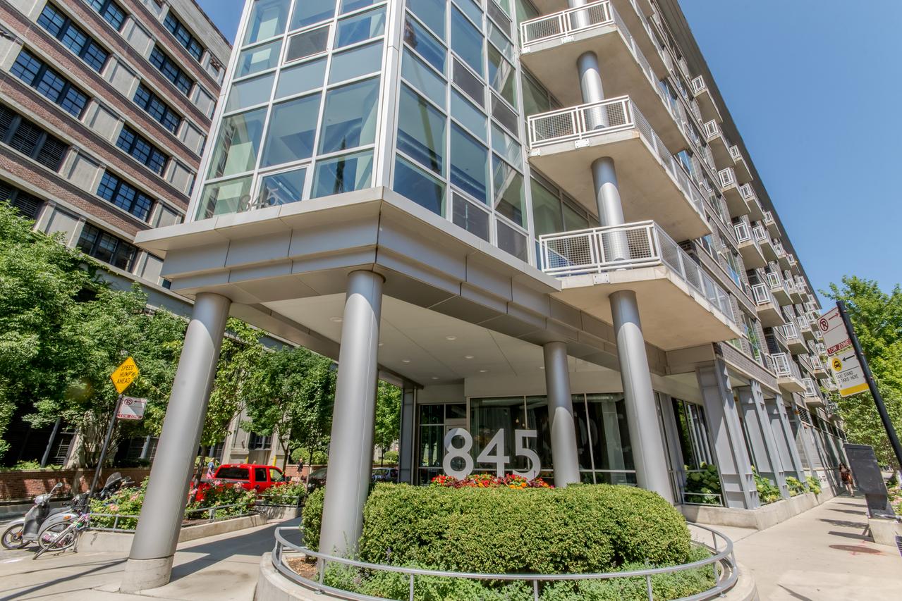 845 N Kingsbury St. #406, Chicago, IL 60610