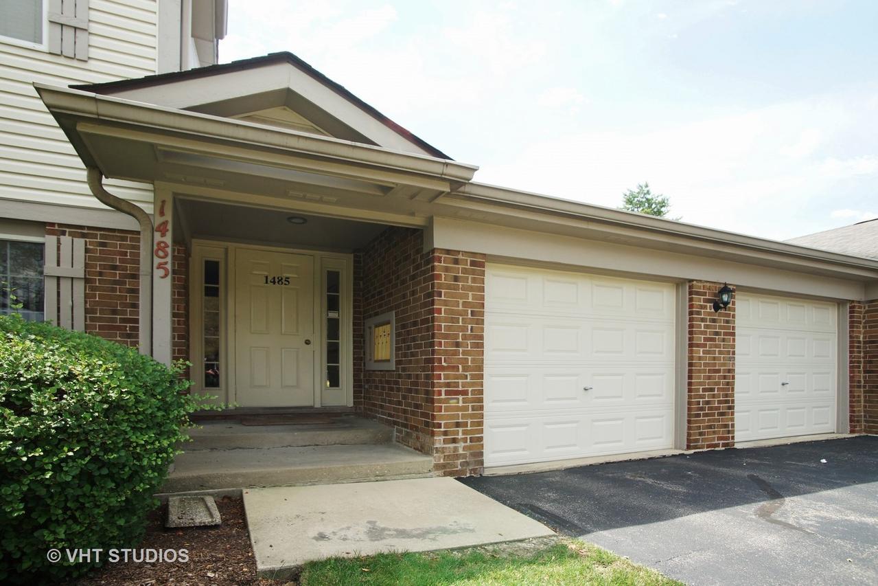 1485 Fairlane Dr. #8, Schaumburg, IL 60193