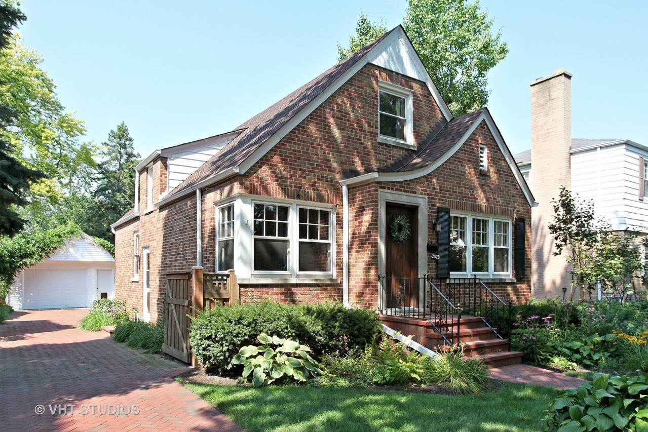 2028 Hollywood Ct., Wilmette, IL 60091