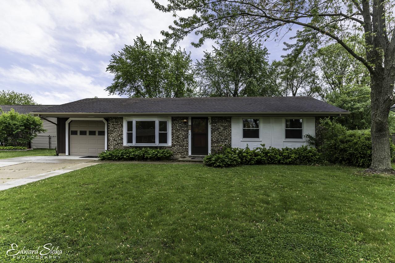 935 Gregory Ln., Schaumburg, IL 60193