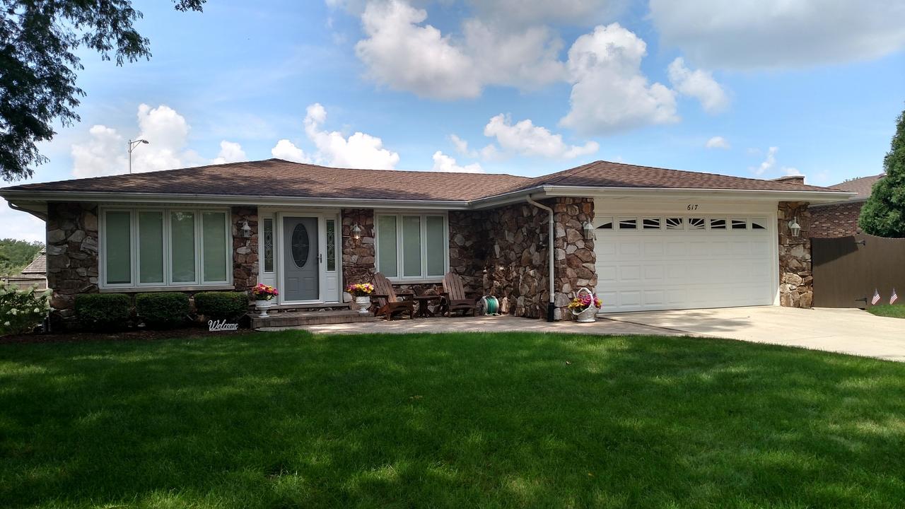 617 Fairlane Dr., Joliet, IL 60435
