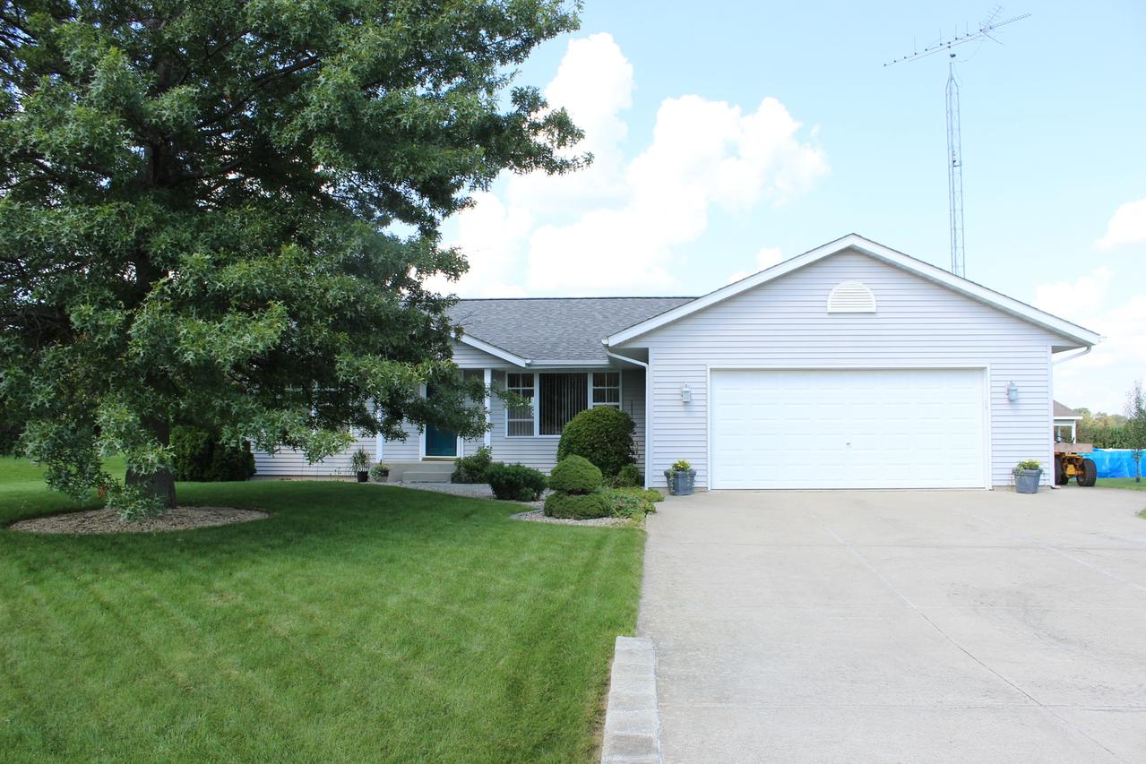 2712 N Stephanie Dr., Lindenwood, IL 61049