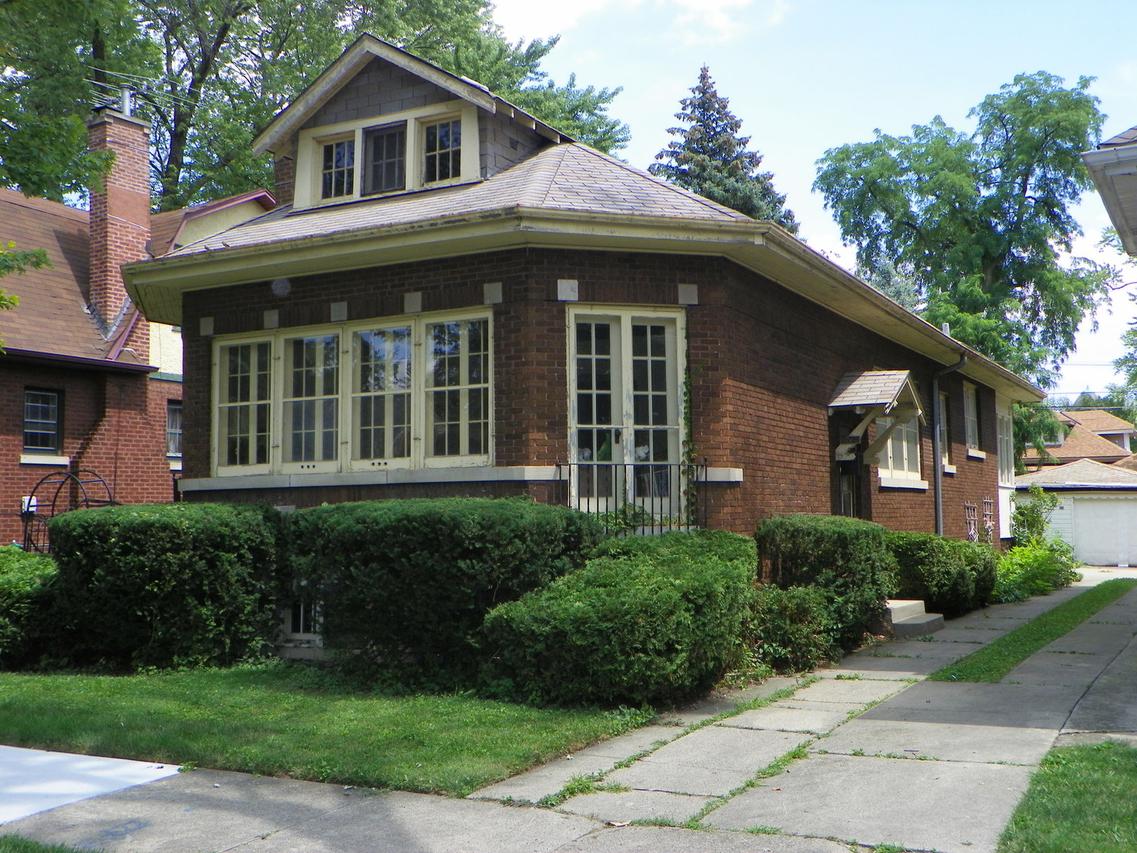 9621 S Hoyne Ave., Chicago, IL 60643