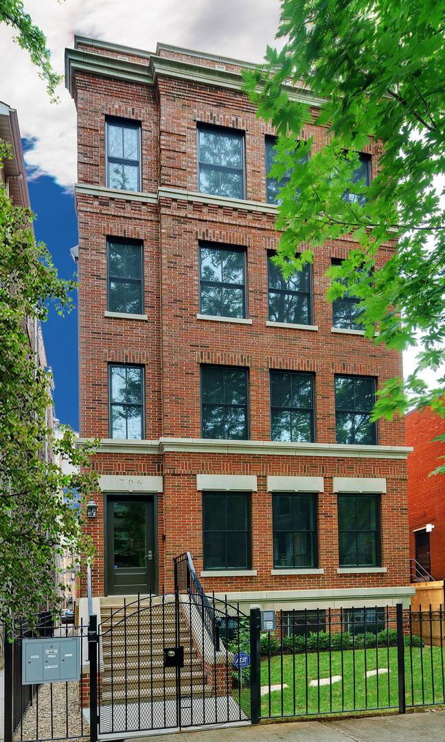 706 W Briar Pl. #3, Chicago, IL 60657